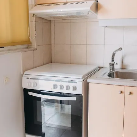 House, Nirvana Ii, * Патра