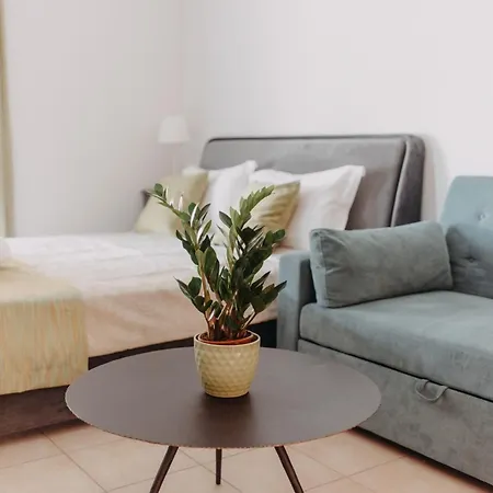 House, Nirvana Ii, * פאטרה