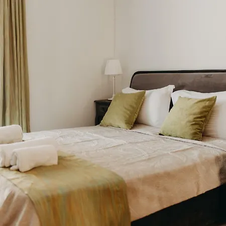 House, Nirvana Ii, דירה