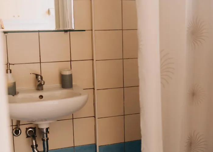 House, Nirvana Ii, *